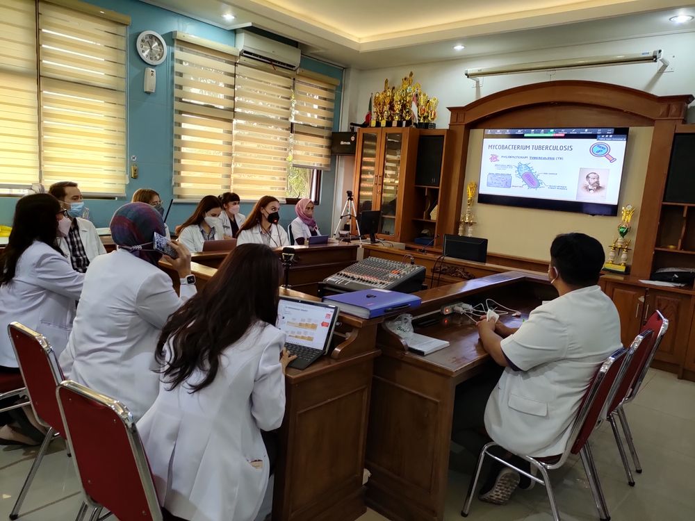 Min elegant Statistical Medical Faculty of Sebelas Maret University | PPDS Pulmonology and  Respiratory Medicine Study Program of FK UNS Conducts Research Guidance for  Polish Students